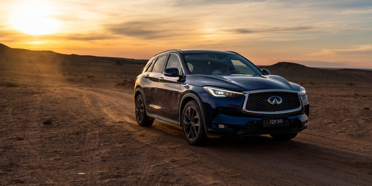 INFINITI QX Series Travel Long Distance in Gobi Desert